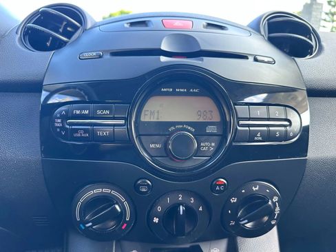 Used 2013 MAZDA MAZDA2 Touring image 42