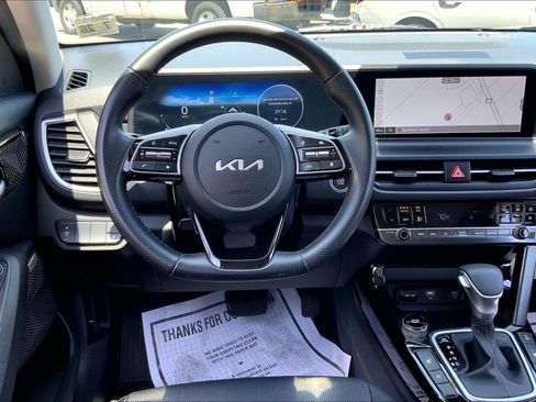 Used 2024 Kia Seltos SX AWD/4WD image 7