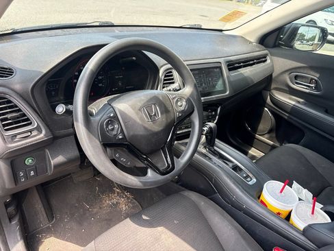 Used 2021 Honda HR-V EX image 4