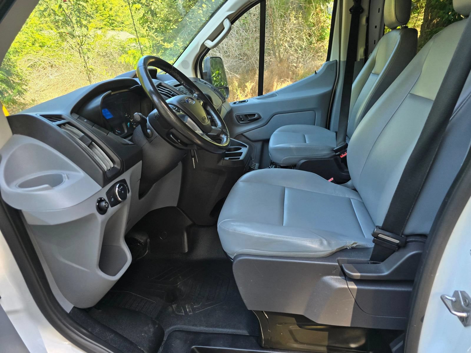Used 2017 Ford Transit 250 130 Low Roof RWD image 22