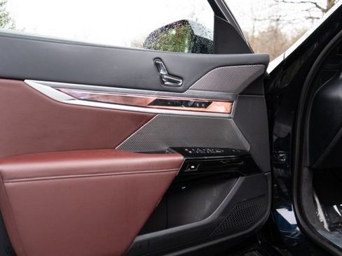 Used 2023 BMW 740i 740i w/ Executive Package image 24