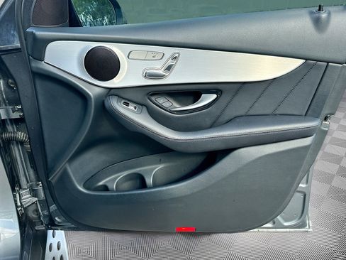 Used 2019 Mercedes-Benz GLC 300 GLC 300 image 35