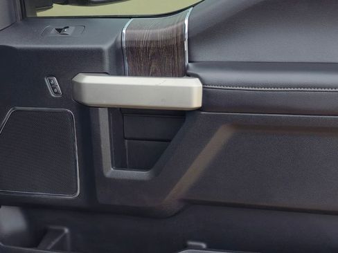 Used 2020 Ford F250 Lariat w/ Lariat Value Package image 35