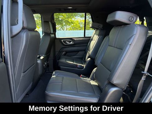 Used 2022 Chevrolet Tahoe RST w/ Luxury Package AWD/4WD image 36