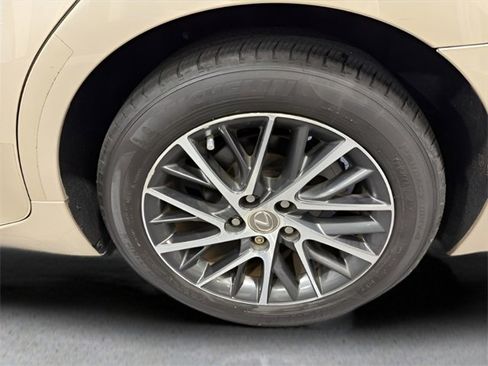 Used 2017 Lexus ES 350 image 36