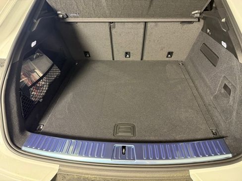 Certified 2025 Porsche Cayenne 3.0T image 17