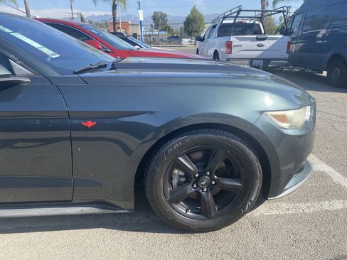 Used 2015 Ford Mustang Coupe image 24