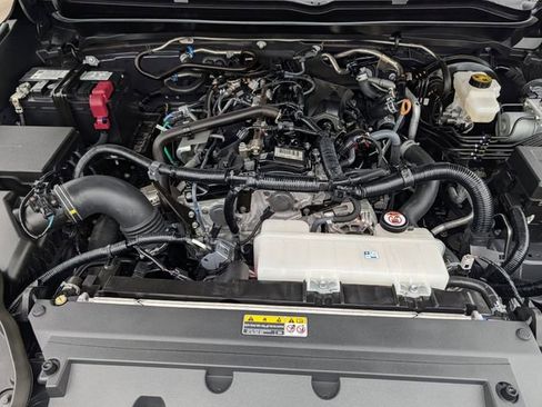 Used 2024 Toyota Tacoma SR5 image 33