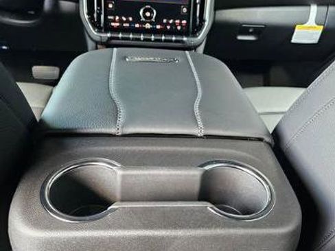 New 2026 GMC Yukon XL Denali w/ Denali Reserve Package AWD/4WD image 35