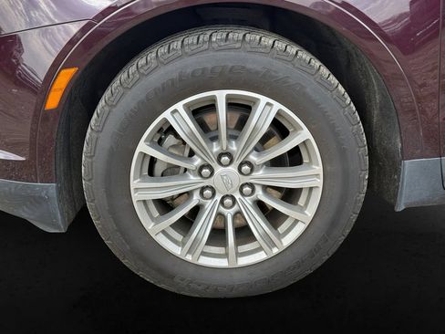 Used 2017 Cadillac XT5 Luxury w/ Driver Awareness Package FWD image 13