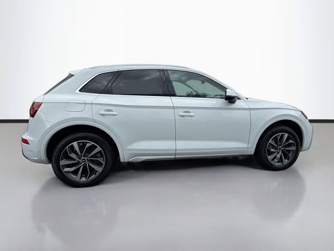 Used 2021 Audi Q5 Premium Plus w/ Premium Plus Package image 2