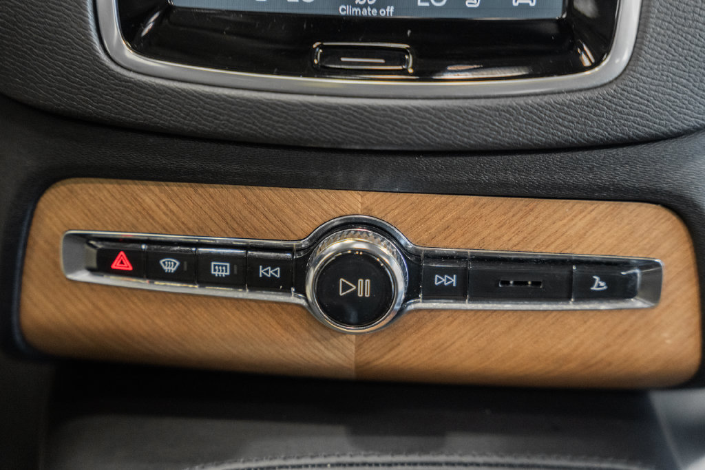 Used 2024 Volvo XC90 B6 Plus AWD/4WD image 21