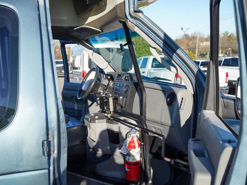 Used 2014 Ford E-350 and Econoline 350 Extended Super Duty w/ Power Group RWD image 25