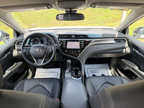 Used 2018 Toyota Camry SE image 16