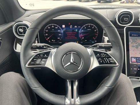 Used 2025 Mercedes-Benz GLC 300 4MATIC w/ Driver Assistance Package image 18