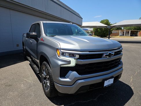 Used 2024 Chevrolet Silverado 1500 RST w/ Convenience Package II AWD/4WD image 5