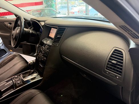 Used 2017 INFINITI QX70 2WD image 13