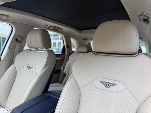 New 2026 Bentley Bentayga AWD/4WD image 30