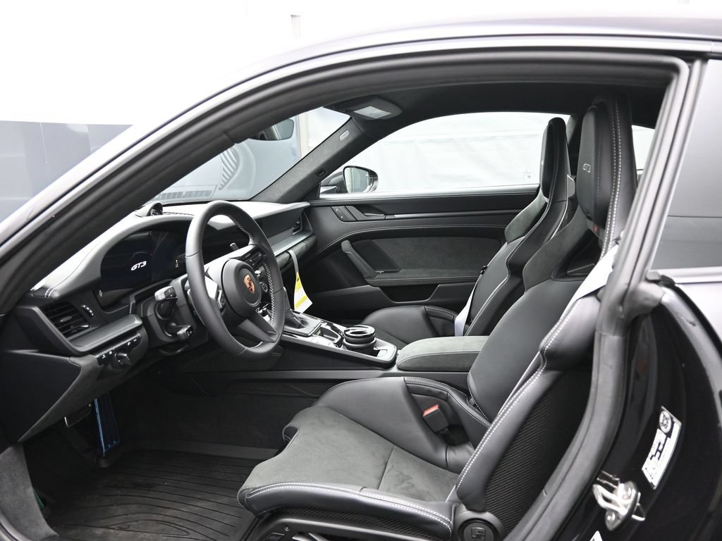 Certified 2026 Porsche 911 GT3 RWD image 4