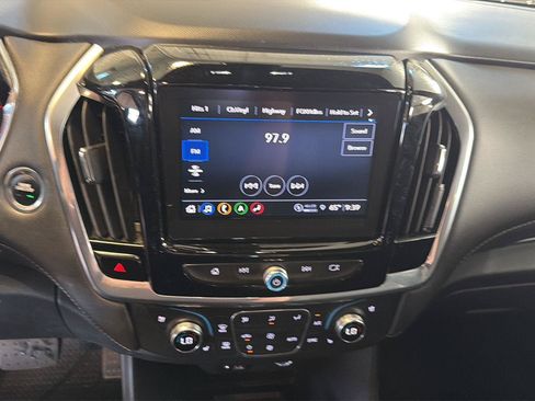 Used 2022 Chevrolet Traverse Premier AWD/4WD image 10