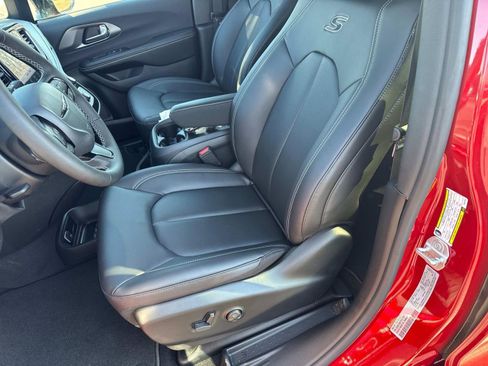 New 2026 Chrysler Pacifica Select w/ S Appearance Package FWD image 25
