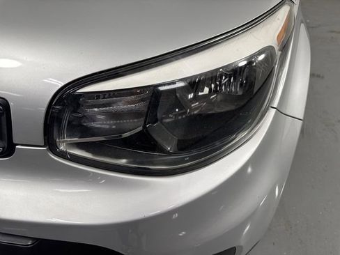 Used 2017 Kia Soul image 27