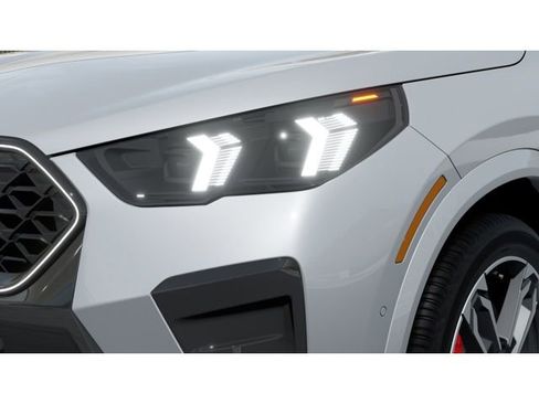New 2026 BMW X2 xDrive28i w/ Technology Package image 6