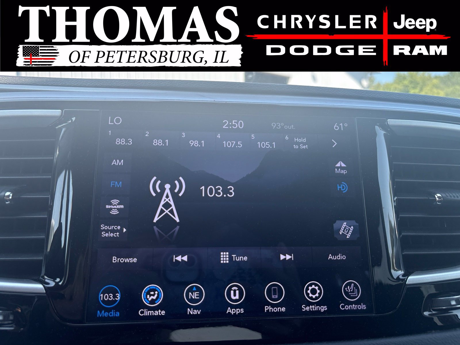 Used 2020 Chrysler Pacifica Touring-L Plus w/ Tire & Wheel Group FWD image 17
