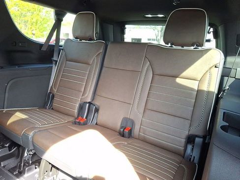 Used 2026 GMC Yukon XL Denali Ultimate image 9