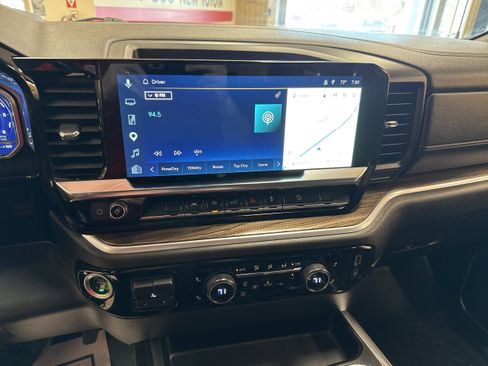 Used 2022 Chevrolet Silverado 1500 RST AWD/4WD image 37