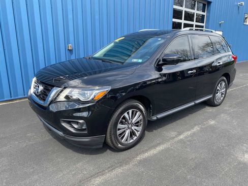 Used 2019 Nissan Pathfinder SL AWD/4WD image 2