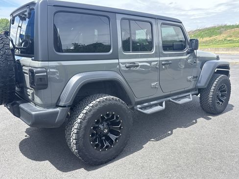Used 2019 Jeep Wrangler Unlimited Sport S AWD/4WD image 3