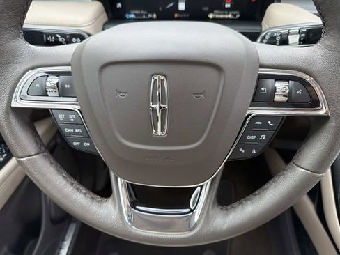 Certified 2023 Lincoln Nautilus FWD w/ Premium Package image 28