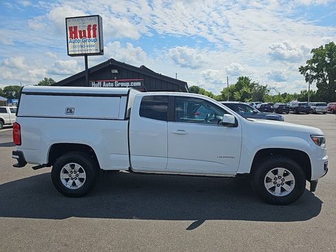 Used 2017 Chevrolet Colorado W/T w/ WT Convenience Package AWD/4WD image 2