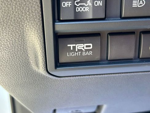 Used 2025 Toyota Sequoia TRD Pro AWD/4WD image 32