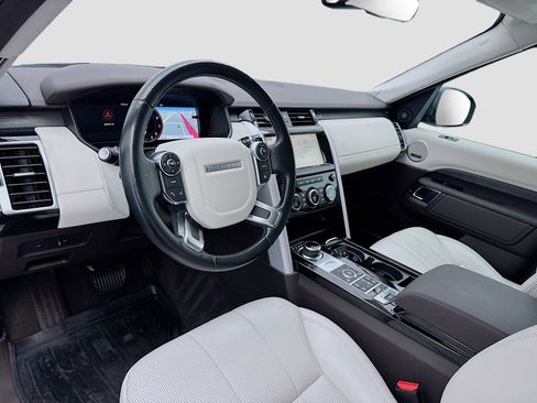 Used 2018 Land Rover Discovery HSE image 7