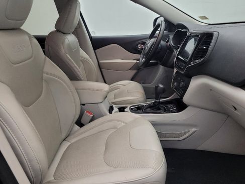 Used 2019 Jeep Cherokee Limited FWD image 21