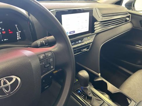 Used 2025 Toyota Camry LE FWD image 20