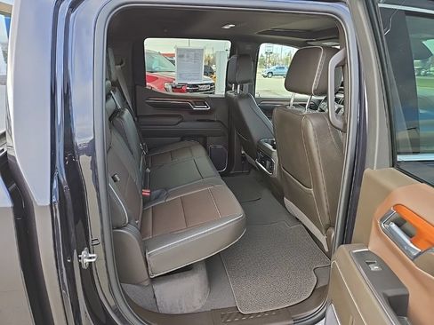 Used 2022 GMC Sierra 1500 Denali AWD/4WD image 11