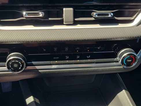 New 2026 Chevrolet Equinox LT w/ Safety and Technology Package FWD image 27