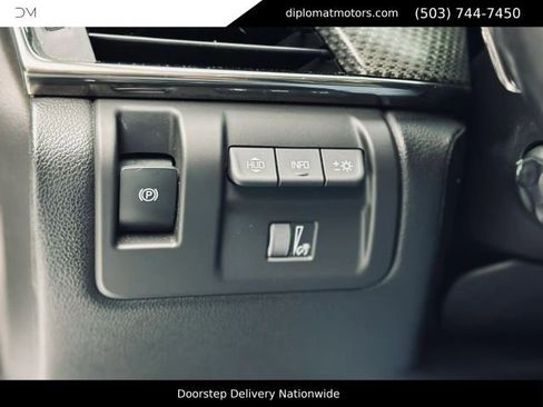 Used 2018 Cadillac CTS V w/ Carbon Fiber Package RWD image 31