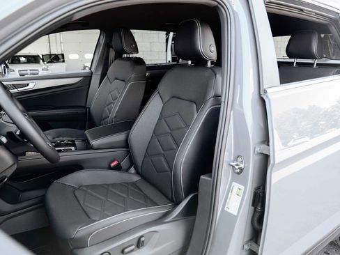 New 2026 Volkswagen Atlas Cross Sport SE image 4