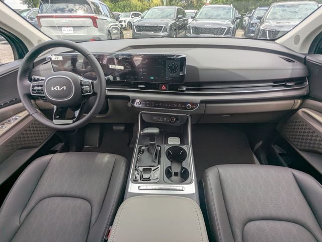 New 2026 Kia Carnival EX FWD image 18
