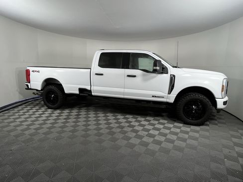 Used 2024 Ford F350 XLT image 5