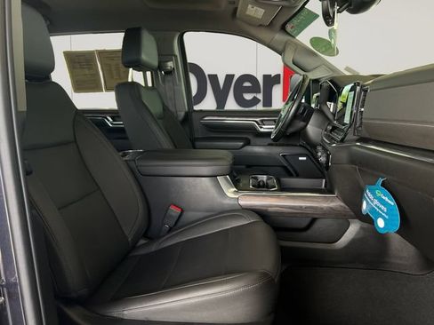Used 2024 Chevrolet Silverado 2500 LTZ w/ LTZ Convenience Package AWD/4WD image 17