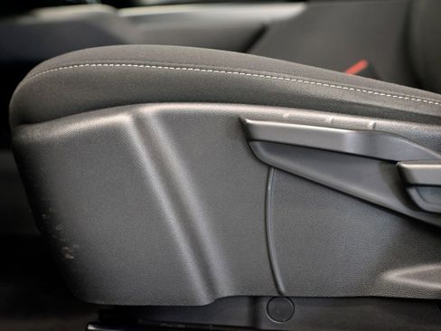 Used 2025 Chevrolet Equinox EV LT FWD image 16