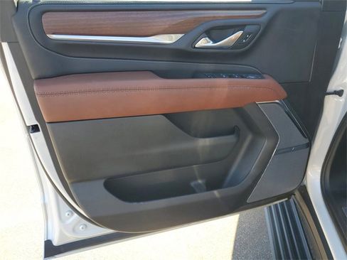 Used 2023 GMC Yukon XL Denali Ultimate image 8