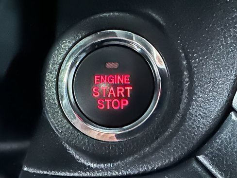 Used 2024 Subaru Outback Premium AWD/4WD image 17