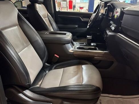 Used 2022 Chevrolet Silverado 1500 RST w/ Convenience Package II AWD/4WD image 11