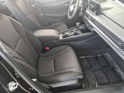 Used 2025 Honda Accord LX image 32